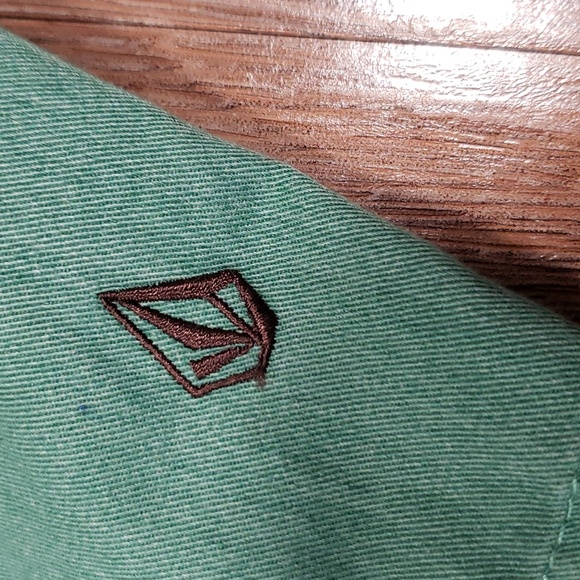 (28W) Volcom Classic Bermuda Shorts Casual Outdoor Sporty Mid Length Slim Fit - Picture 11 of 11